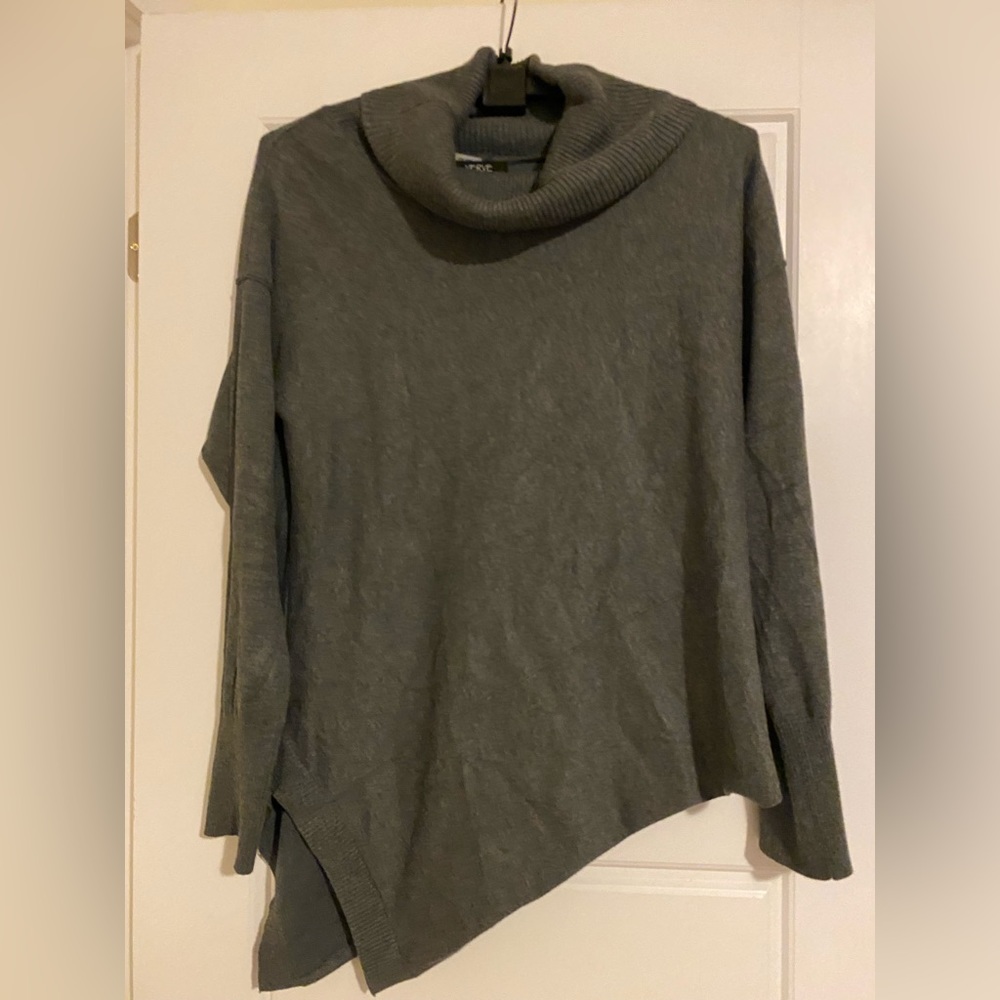 Verve Ami turtleneck sweater size large